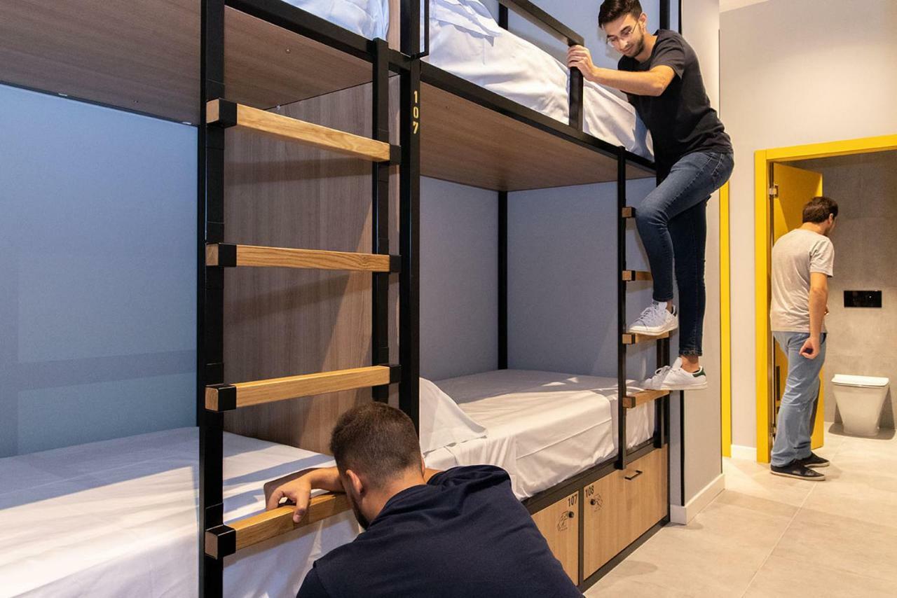 Private Room (8 Adults)